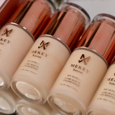 𝐌𝐞𝐤𝐞𝐲 𝐱𝐞𝐜𝐫𝐞𝐭 𝐋𝐮𝐦𝐢 𝐌𝐚𝐭𝐭𝐞 𝐅𝐨𝐮𝐧𝐝𝐚𝐭𝐢𝐨𝐧: Illuminate Your Skin In 4 Beautiful Shades - Shade # 02 Ivory makey xecret